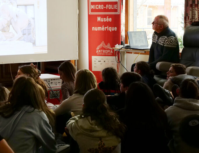 Photo de la conférence micro folie à l'ehpad